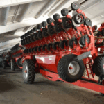 Як фермери готуються до зимівлі техніки