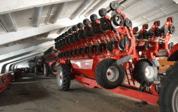 Як фермери готуються до зимівлі техніки